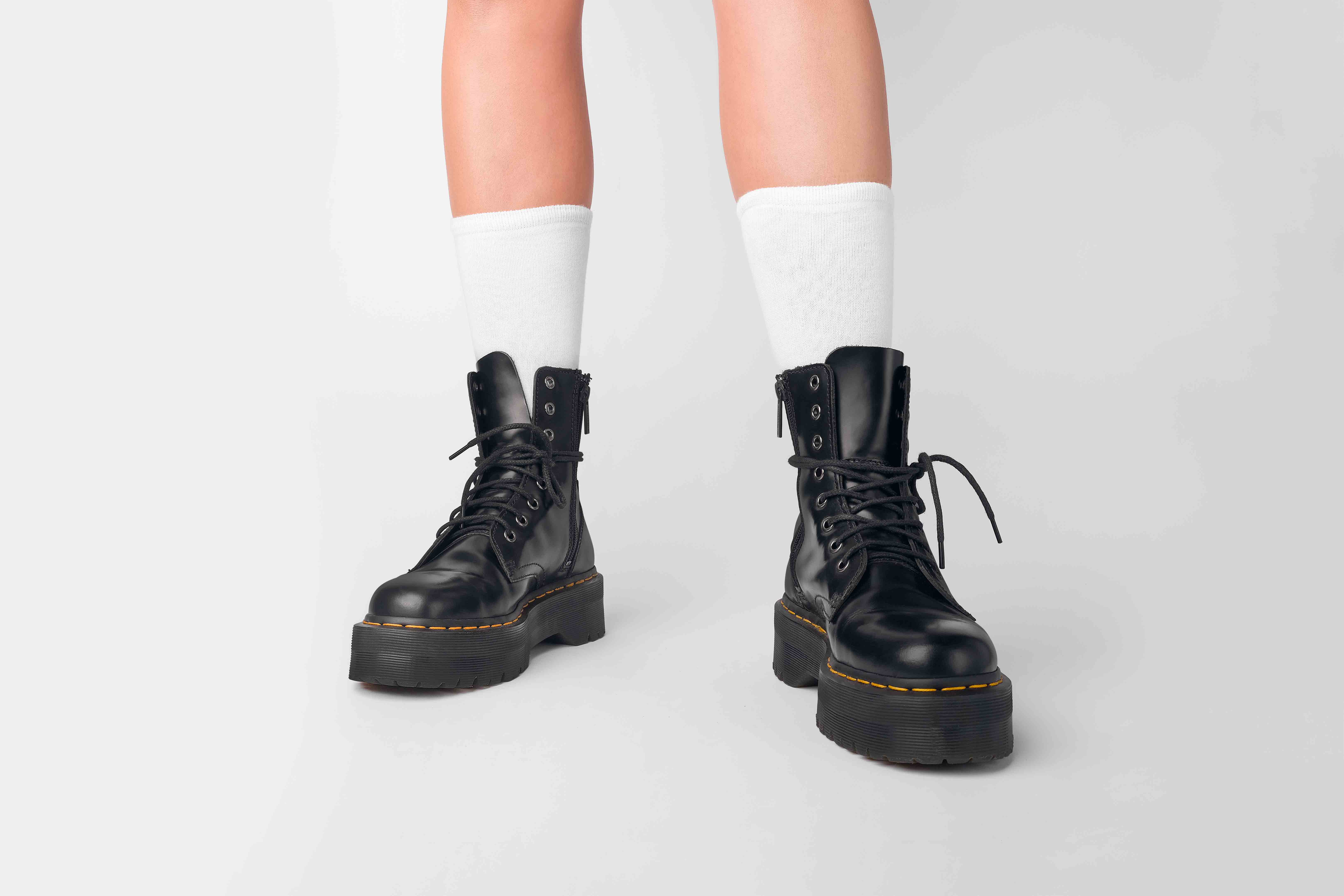 黑皮鞋袜子穿搭设计效果psd贴图