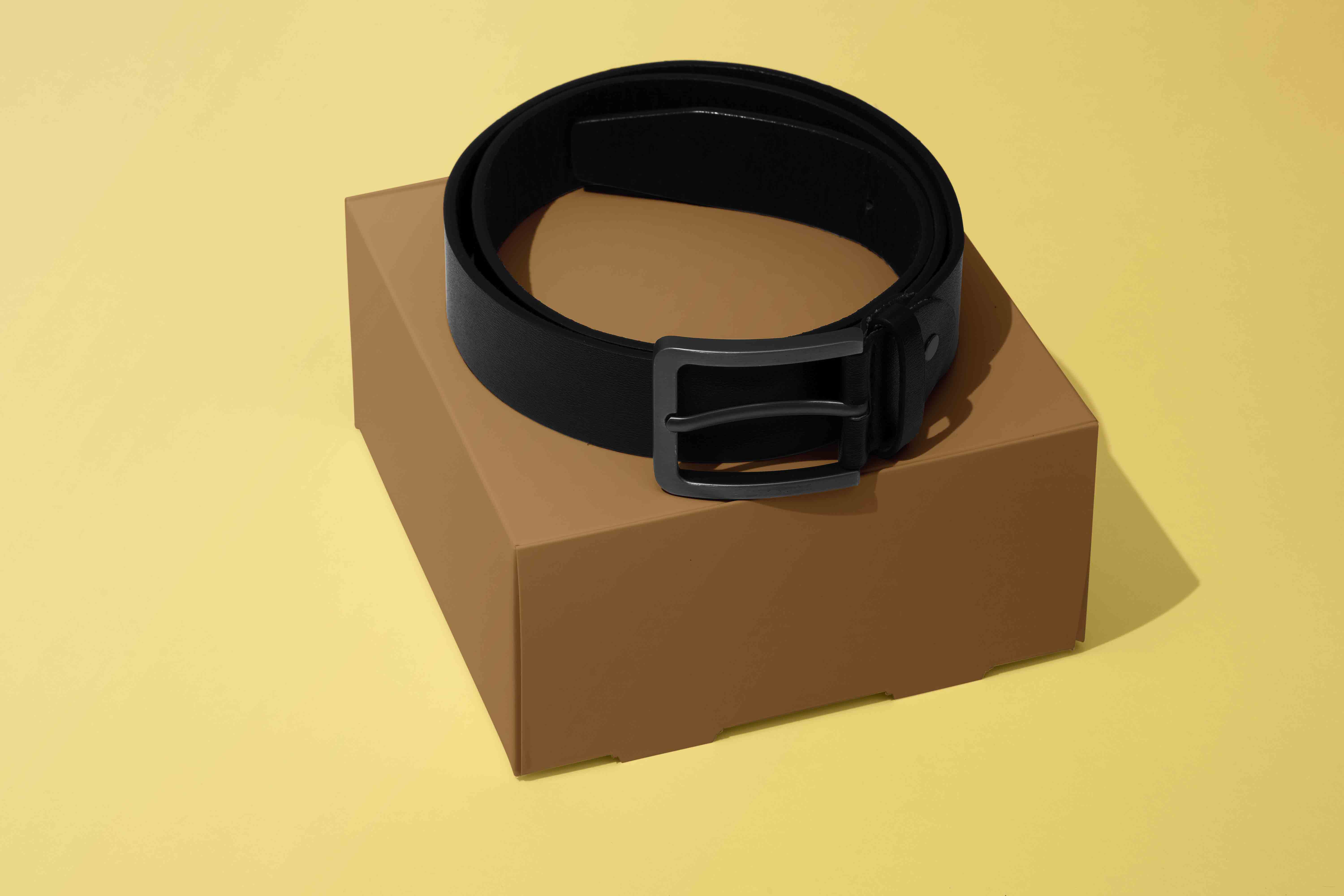 皮带包装盒设计psd智能样机