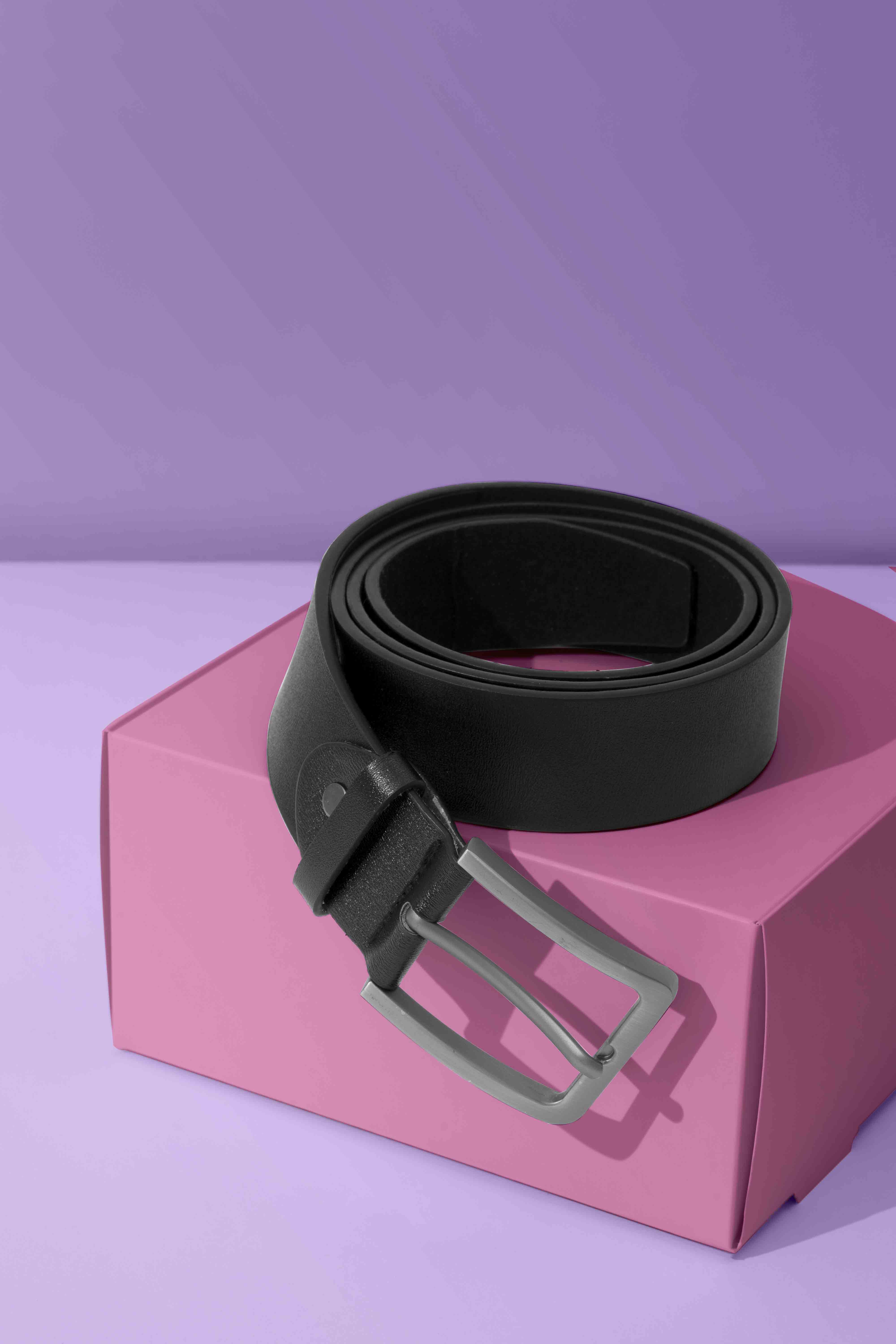 腰带设计展示psd贴图样机