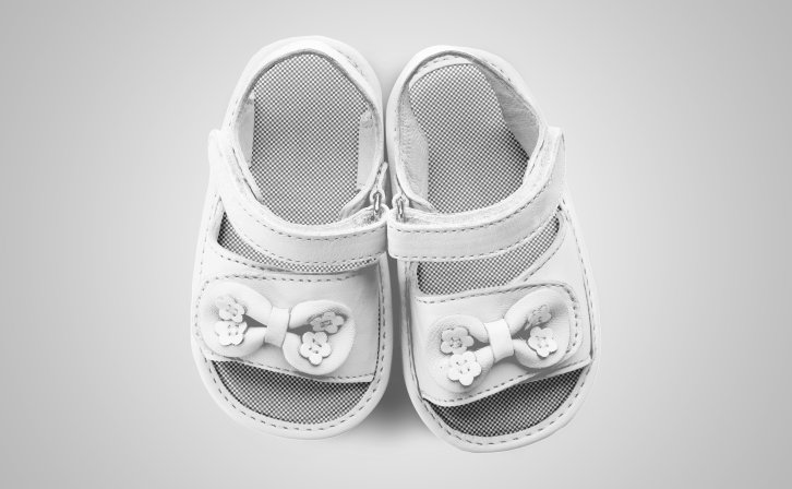 宝宝凉鞋设计效果图psd样机素材