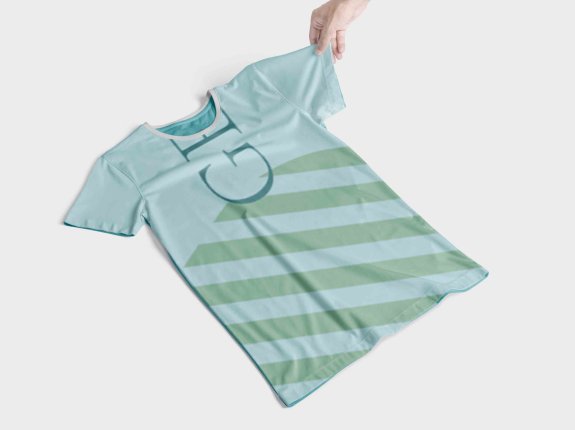 手持场景T恤衫PSD贴图素材