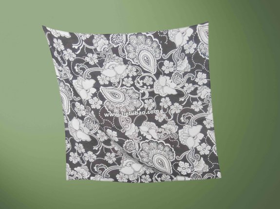 方巾设计图案效果图PSD智能贴图样机