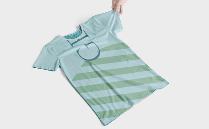 手持场景T恤衫PSD贴图素材